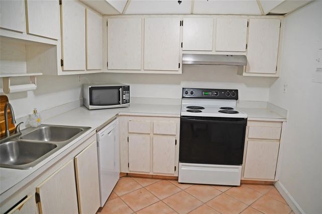 5 of 61 - 525 N Ocean Boulevard #923, Pompano Beach, FL