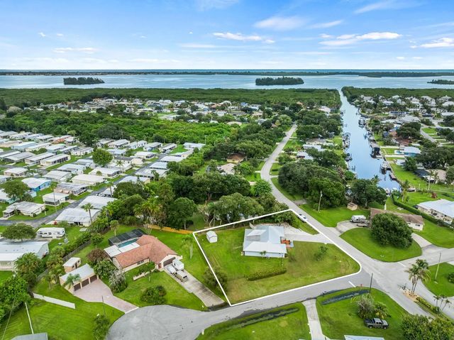 4 of 47 - 404 21st Street Se, Vero Beach, FL