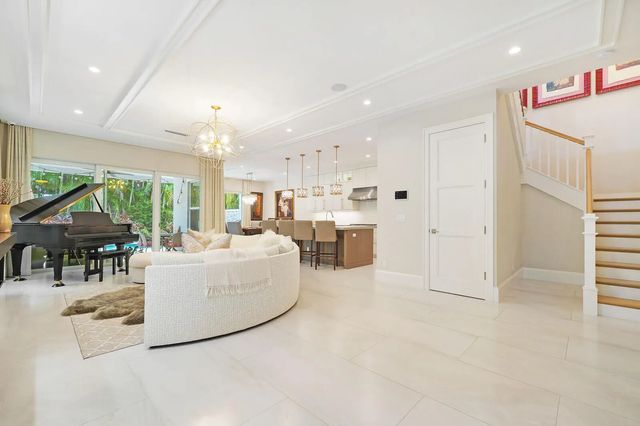 5 of 68 - 436 Ne Wavecrest Way, Boca Raton, FL
