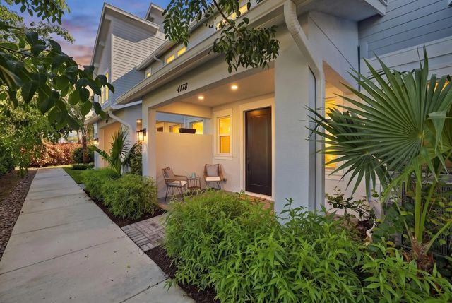 4178 S Longwood Lake Square, Westlake