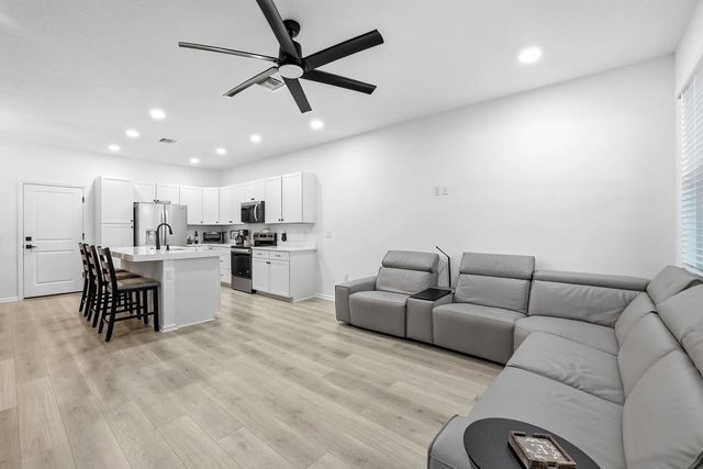 3 of 45 - 4178 S Longwood Lake Square, Westlake, FL