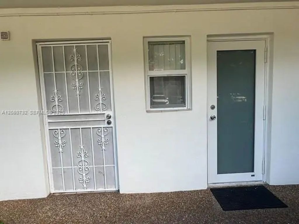 1000 Ne 12th Avenue #103, Hallandale Beach
