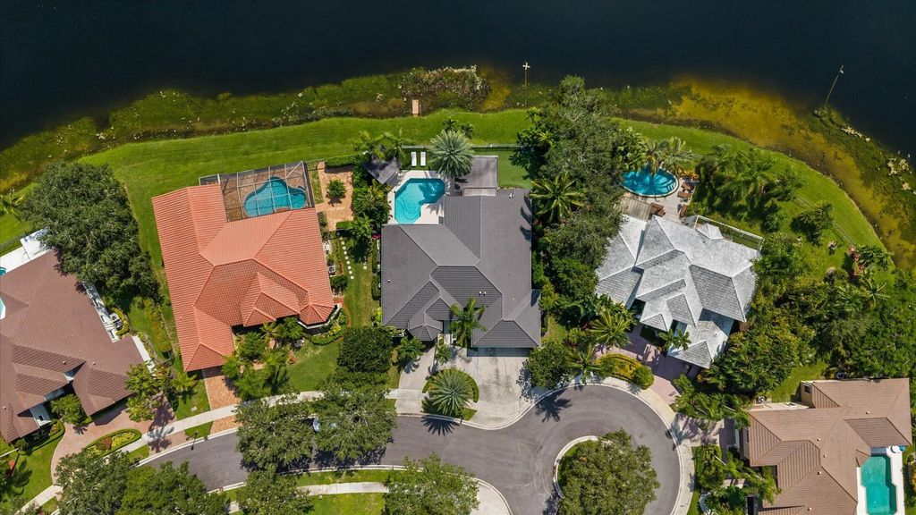 3284 Huntington, Weston