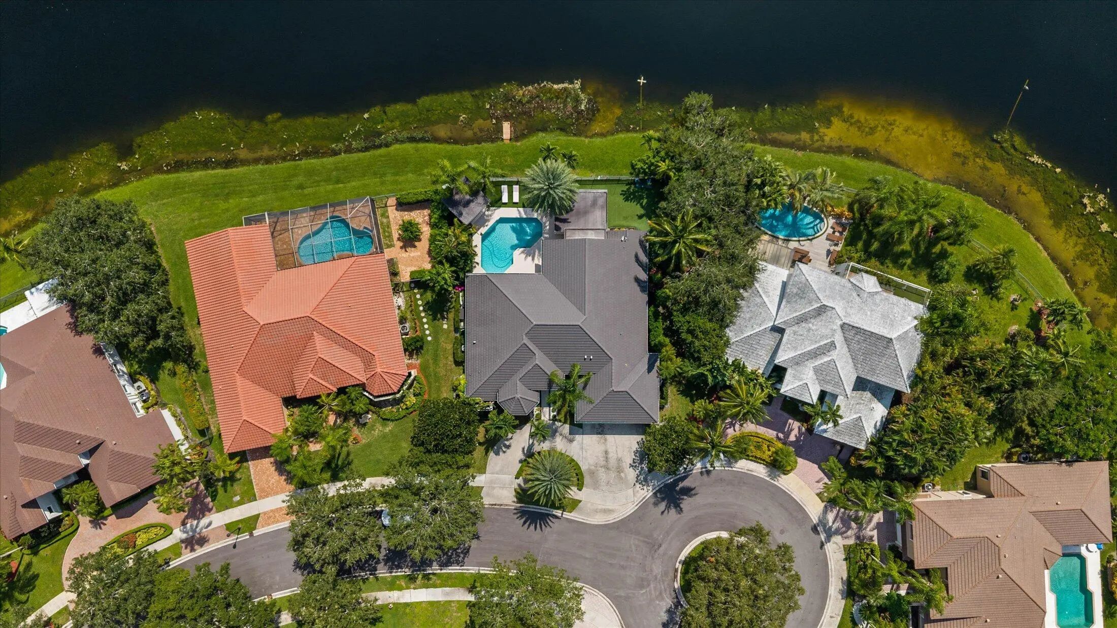 3284 Huntington, Weston