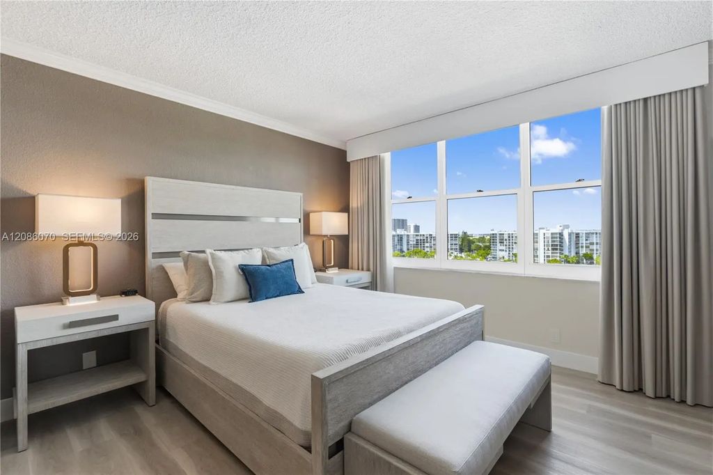 2501 S Ocean Drive #927 (available), Hollywood