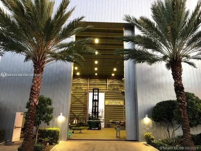 2 of 6 - 400 Sunny Isles Boulevard, Sunny Isles Beach, FL