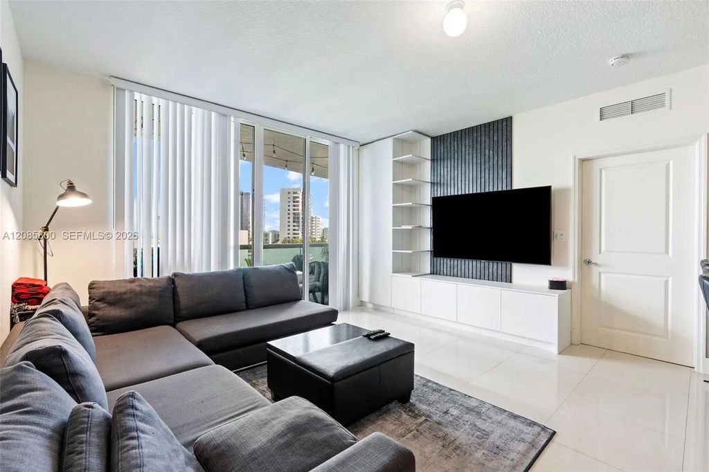 7900 Harbor Island Drive #518, North Bay Village