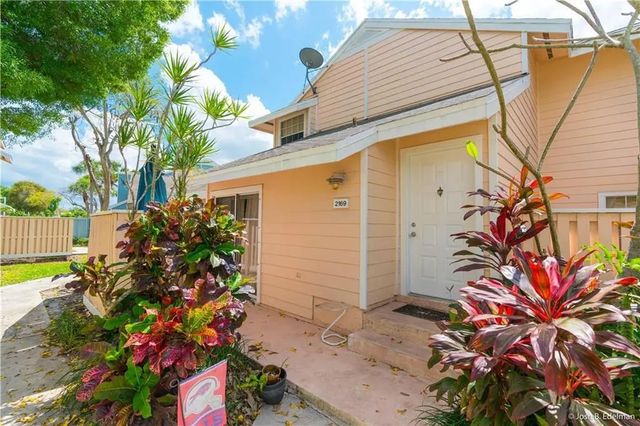 2169 Champions Way #2169, North Lauderdale