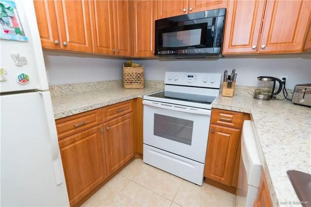 2 of 2 - 2169 Champions Way #2169, North Lauderdale, FL