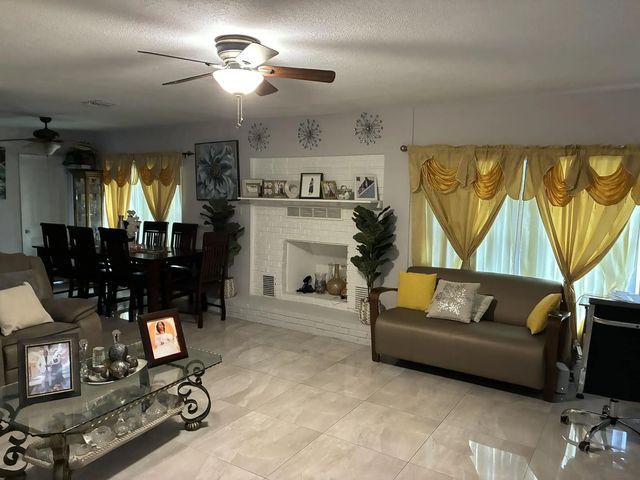 4 of 26 - 3307 Auburn Boulevard, Fort Lauderdale, FL