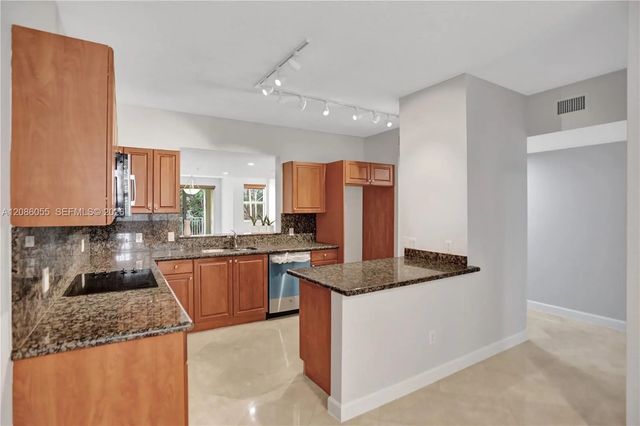 4 of 26 - 7564 Sw 102nd Street #211, Pinecrest, FL