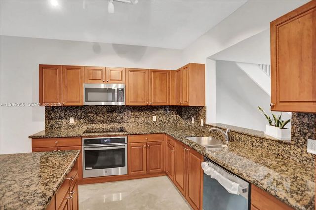 5 of 26 - 7564 Sw 102nd Street #211, Pinecrest, FL