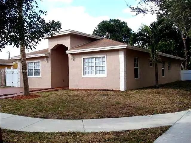 2 of 25 - 6601 Perry Street, Hollywood, FL