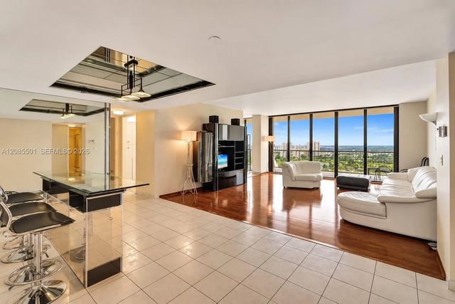 3 of 13 - 19500 Turnberry Way #23c, Aventura, FL