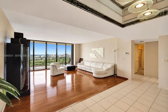 5 of 13 - 19500 Turnberry Way #23c, Aventura, FL
