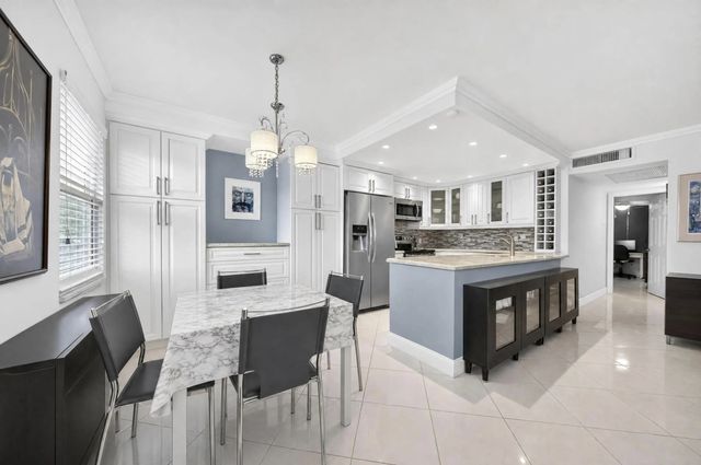 3 of 25 - 2079 Cambridge D #2079, Deerfield Beach, FL