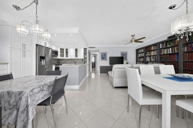 4 of 25 - 2079 Cambridge D #2079, Deerfield Beach, FL