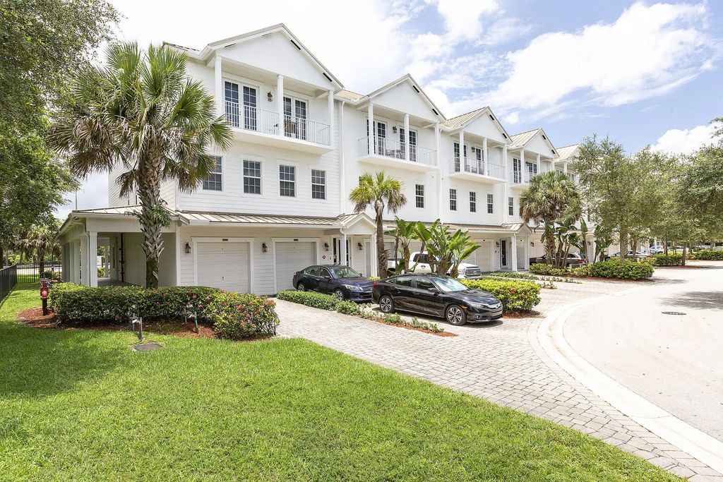 6807 Lakeside Circle N #102-1, Davie
