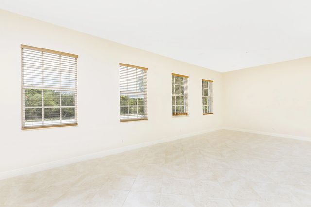 5 of 18 - 6807 Lakeside Circle N #102-1, Davie, FL