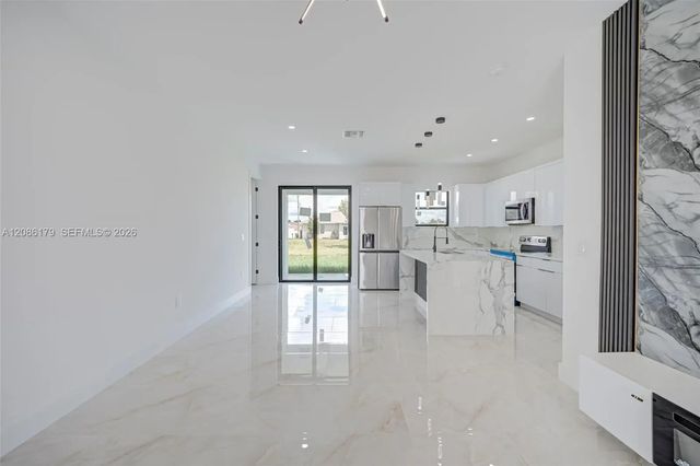 3 of 32 - 2700 Sw 11th Street Sw, Lehigh Acres, FL