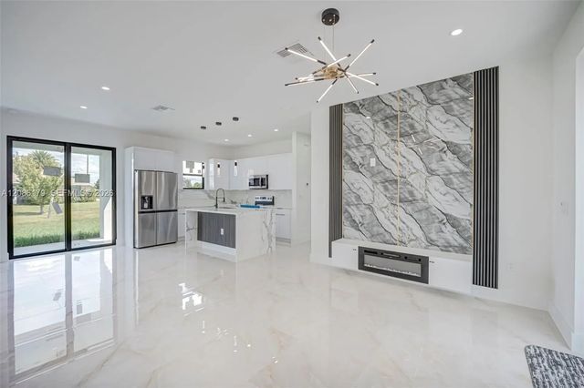 5 of 32 - 2700 Sw 11th Street Sw, Lehigh Acres, FL