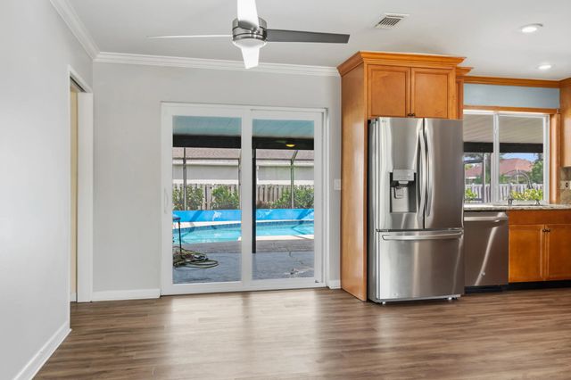 3 of 20 - 257 Sw Thornhill Drive, Port St. Lucie, FL