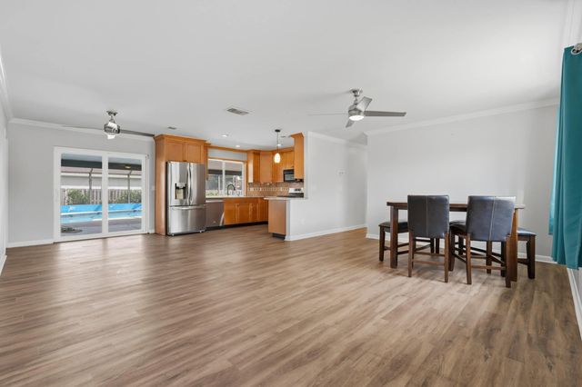 4 of 20 - 257 Sw Thornhill Drive, Port St. Lucie, FL