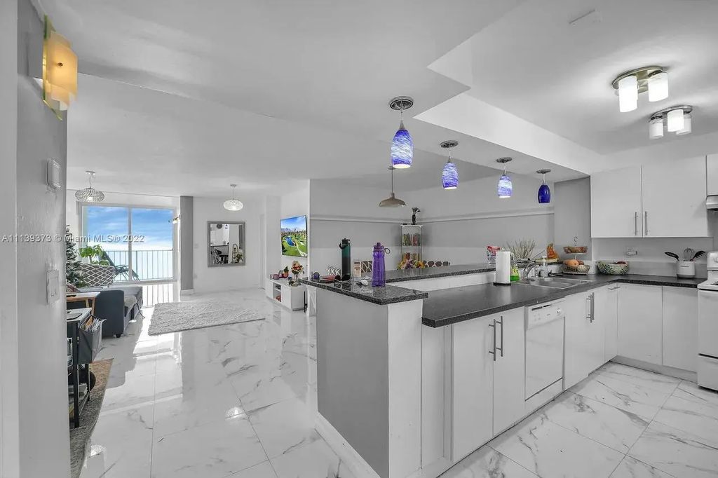 6450 Collins Avenue #704, Miami Beach