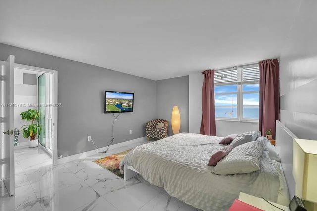 2 of 2 - 6450 Collins Avenue #704, Miami Beach, FL