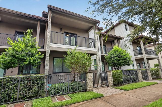 3 of 39 - 4915 Nw 83rd Path #4915, Doral, FL