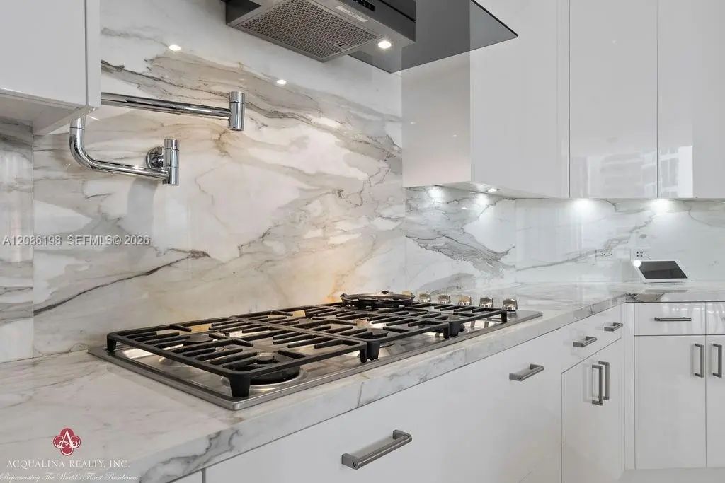 17749 Collins Avenue #902, Sunny Isles Beach