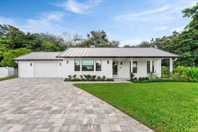 24 Russell Street, Tequesta
