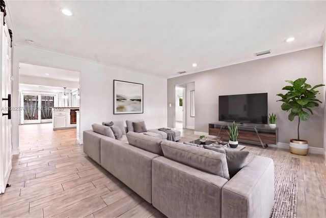 5 of 62 - 4620 Ne 5th Avenue, Oakland Park, FL
