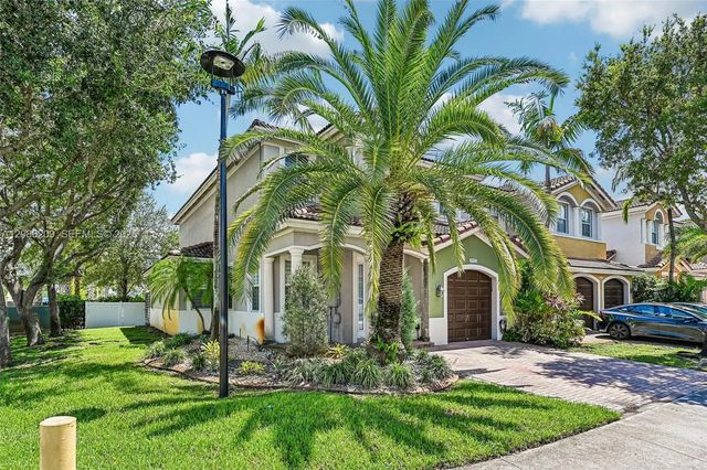 3 of 40 - 8175 Nw 114th Place, Doral, FL