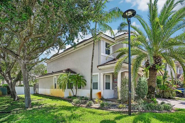 4 of 40 - 8175 Nw 114th Place, Doral, FL