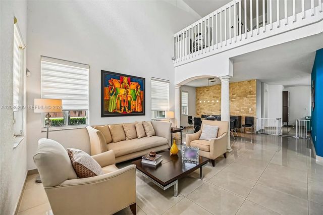 5 of 40 - 8175 Nw 114th Place, Doral, FL