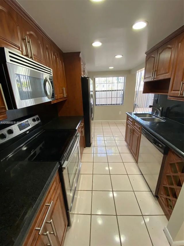 5 of 30 - 12241 Sw 16th Terrace #k105, Miami, FL