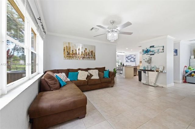 4 of 33 - 4258 Nw 1st Drive, Deerfield Beach, FL
