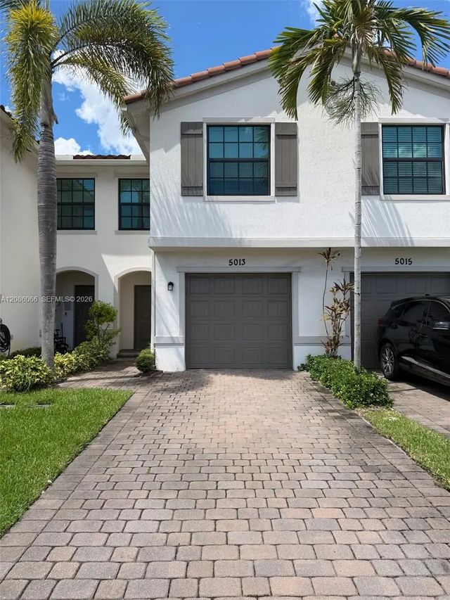 5013 Woods Edge Circle, Riviera Beach