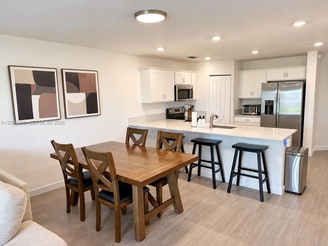 2 of 21 - 5013 Woods Edge Circle, Riviera Beach, FL