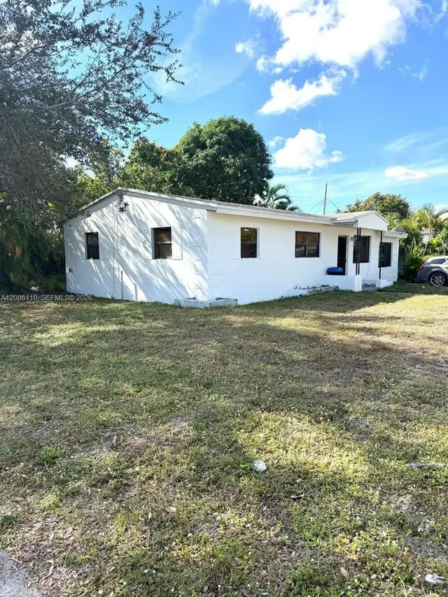 2 of 16 - 3350 Nw 171 Terrace, Miami Gardens, FL