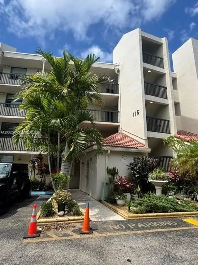 116 Lake Emerald Drive #202, Oakland Park