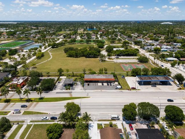 4 of 6 - 3251 Nw 183rd Street, Miami Gardens, FL