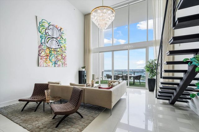 1040 Biscayne Boulevard #4202, Miami