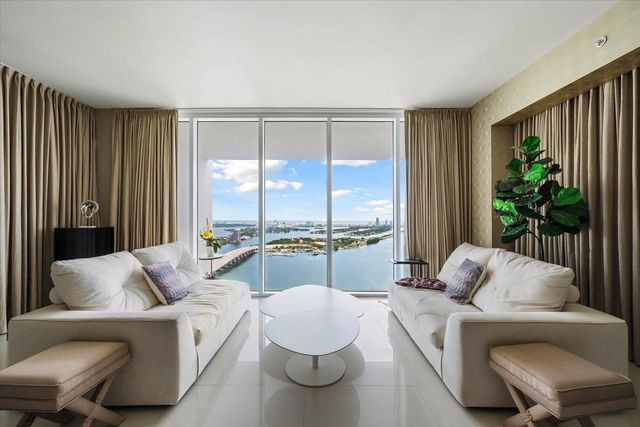 3 of 37 - 1040 Biscayne Boulevard #4202, Miami, FL