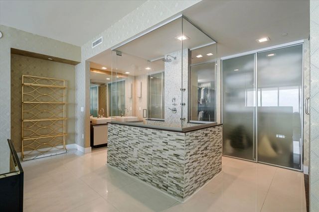 4 of 37 - 1040 Biscayne Boulevard #4202, Miami, FL