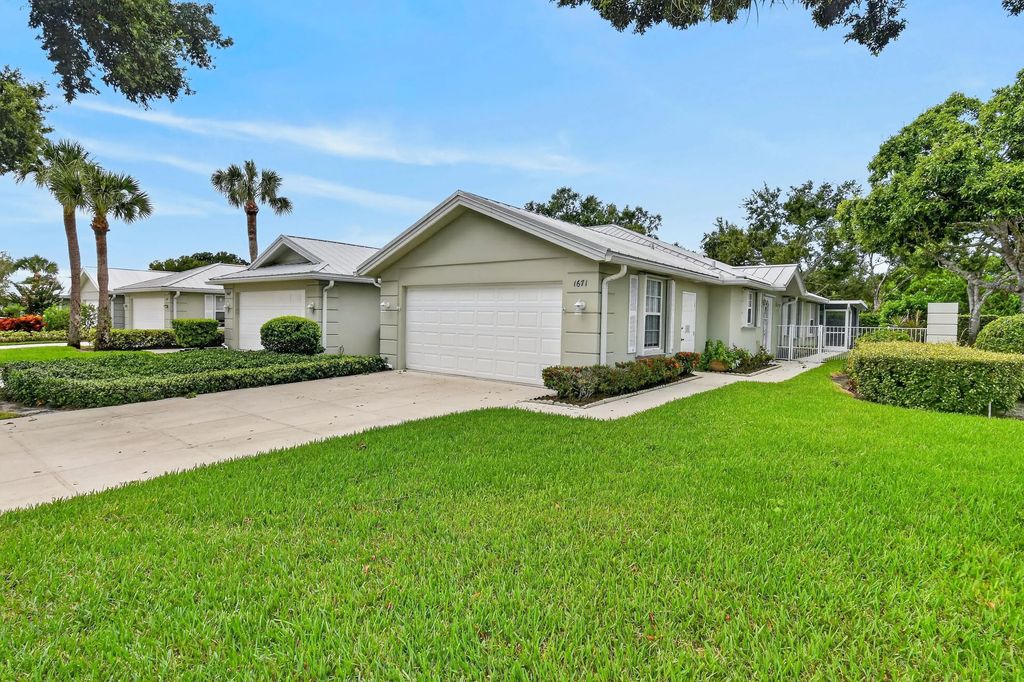1671 Sw Waterfall Boulevard, Palm City