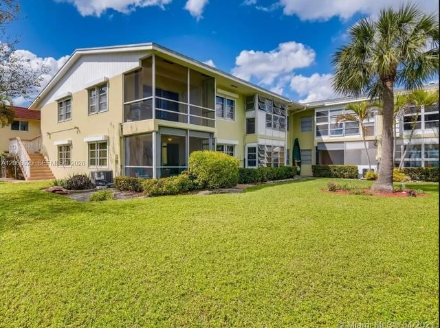 3 of 13 - 960 Crystal Lake Drive #114, Deerfield Beach, FL