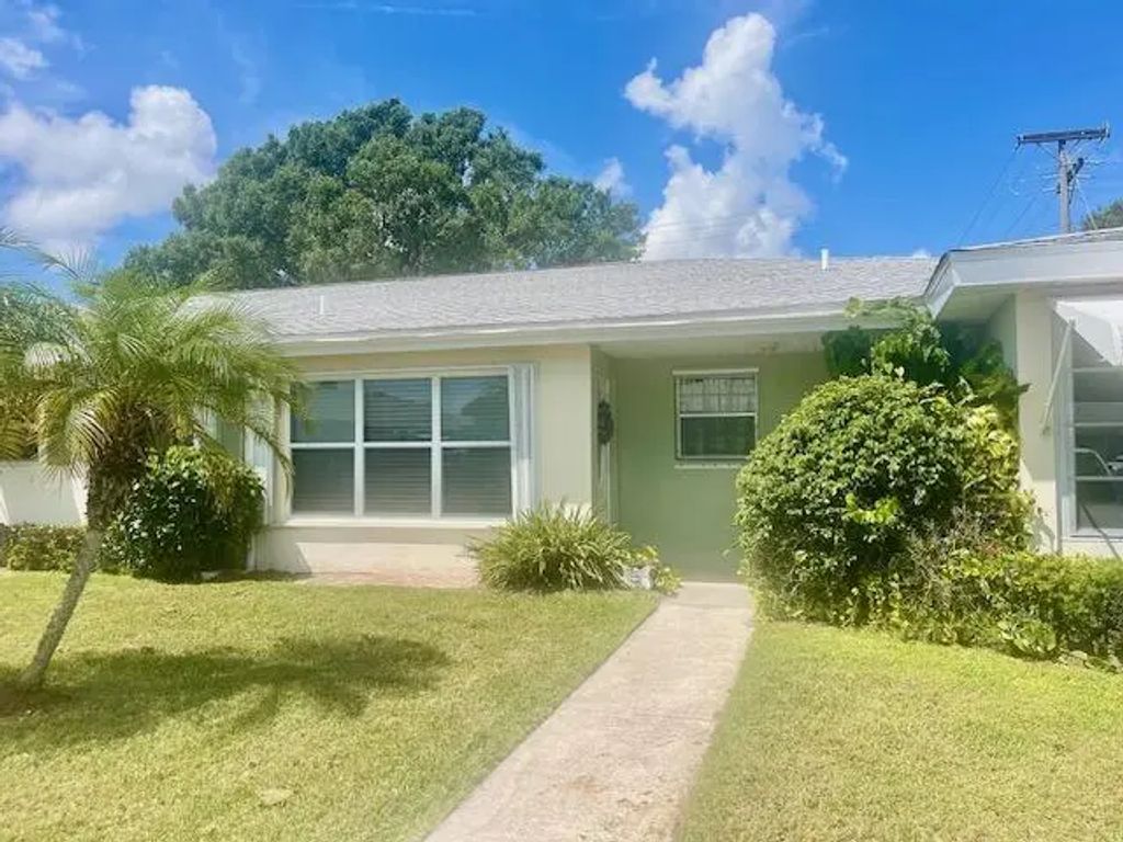 113 Lakes End Drive #apt C, Fort Pierce
