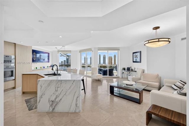 3 of 46 - 6000 Island Boulevard #2104, Aventura, FL